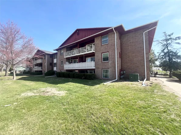 7815 Douglas Ave APT 101, Urbandale, IA 50322