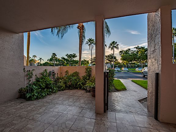 3rd image of 7328 Fairfax Dr #110