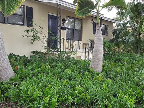 Exterior Front Close-up 2