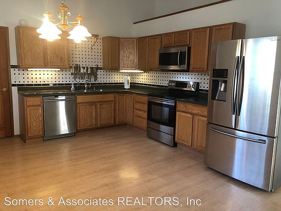 3rd image of 1082 Dee Ln
