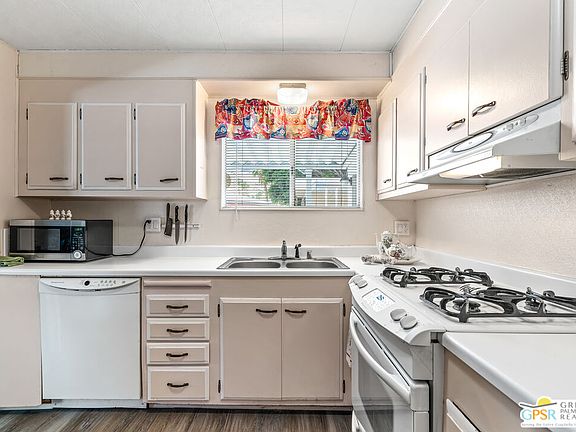 2nd image of 86 Santa Monica St