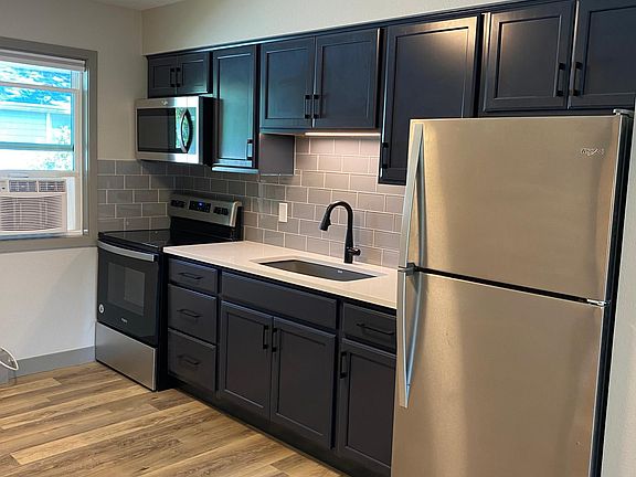 3rd image of 203 3rd St SE #2-4