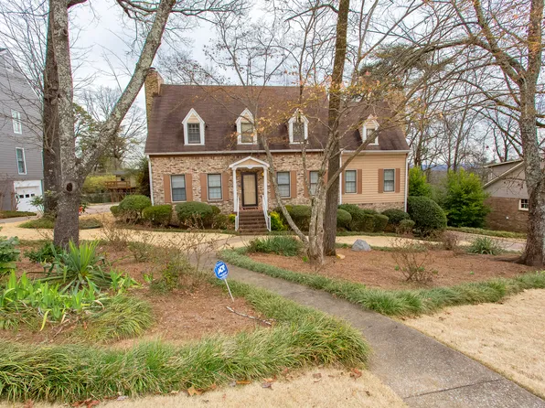 2562 Foothills Dr, Birmingham, AL 35226