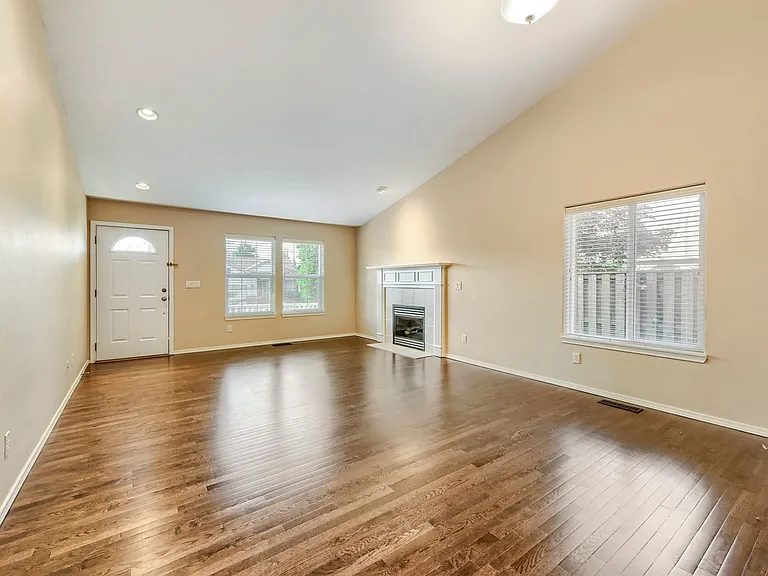 15084 Persimmon Way — Photo 8