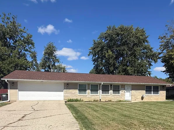 1916 W Sheffield Dr, Muncie, IN 47304