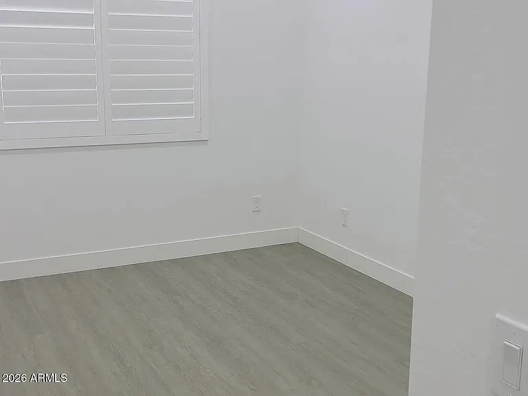 8513 W Rancho Dr — Photo 12