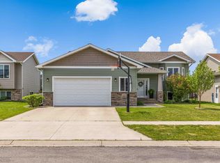 3109 27th St S, Moorhead, MN 56560