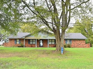 698 Academy St, Okolona, MS 38860
