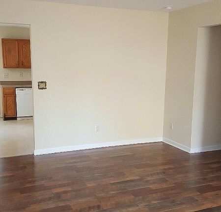 2nd image of 2018 E Glenwood Ave