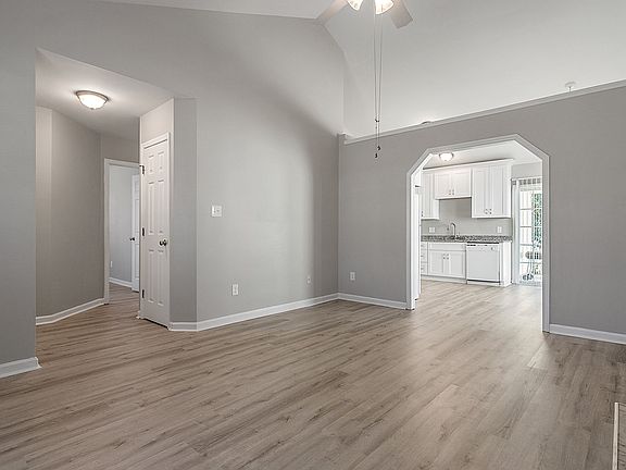 4th image of 1284 Sweetgrass St