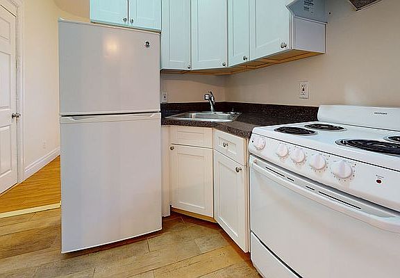 5th image of 642 E 14th St APT 20
