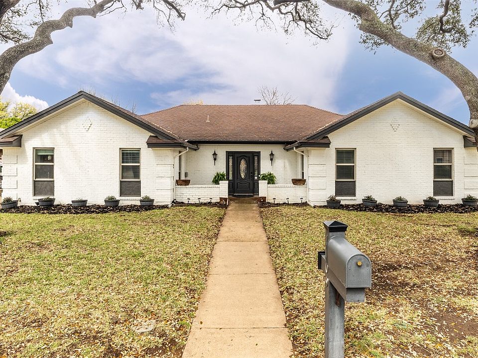 1st image of 1009 De Pauw Dr