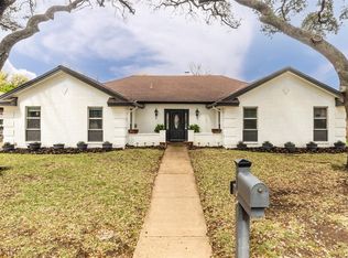 1009 De Pauw Dr, Arlington, TX 76012