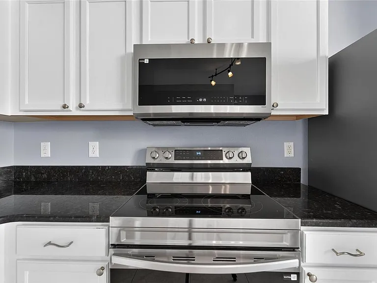 3186 Bayshore Oaks Dr — Photo 30