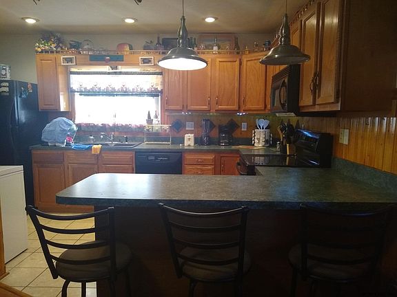 2nd image of 8 Ridge Ln