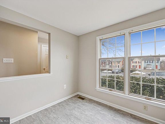 5th image of 8024 Waterview Ct