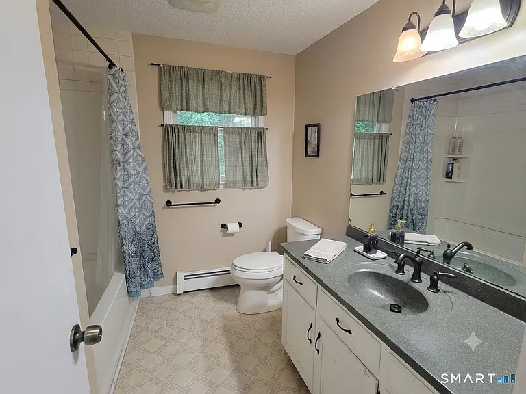 51 Riverside Dr — Photo 6