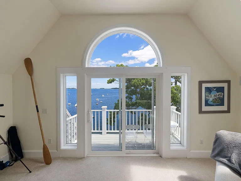 3 E Beach Dr #3 — Photo 2
