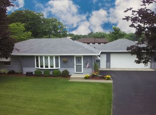 9825 10th Ave S, Bloomington, MN 55420