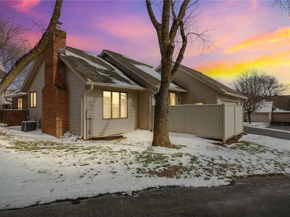 32 Greenwood Park, Pittsford, NY 14534