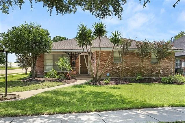 6151 Charlotte Dr — Photo 1