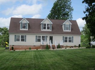 643 Police Tower Rd, Appomattox, VA 24522