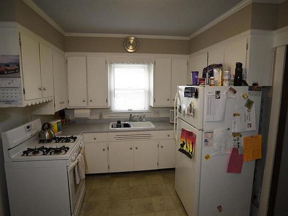 5th image of 8207 48th Ave