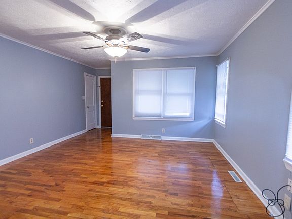 5th image of 420 W Claflin Ave