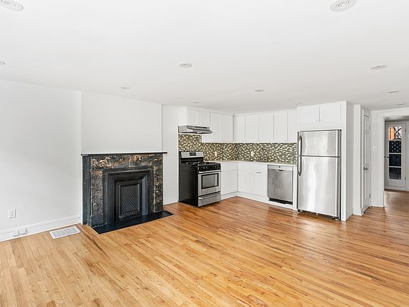 4th image of 633 Carlton Ave #1