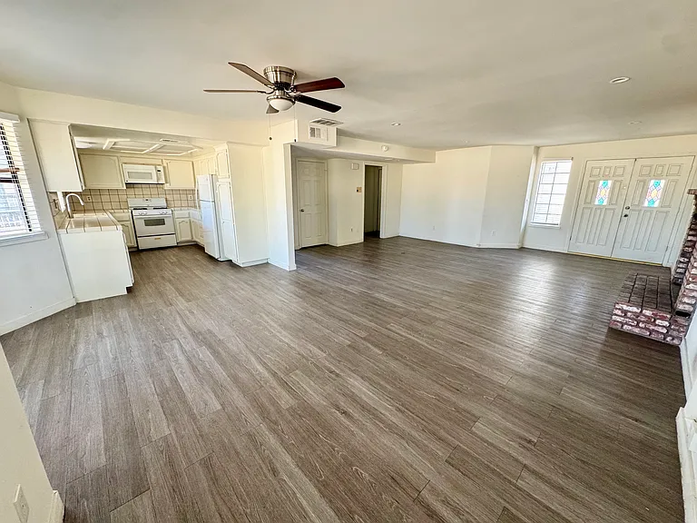 21235 Windsong St — Photo 10