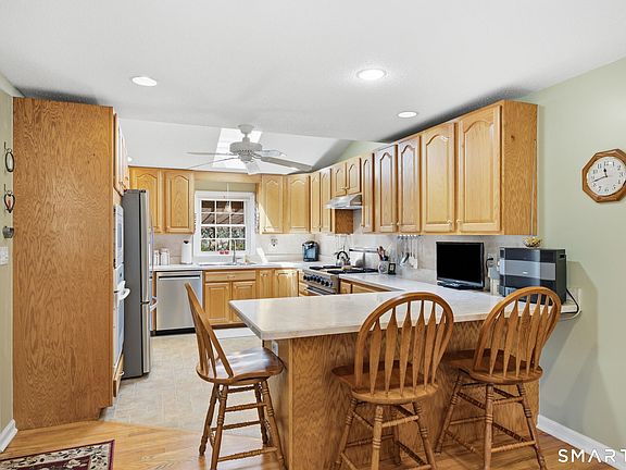 4th image of 47 Willard Road
