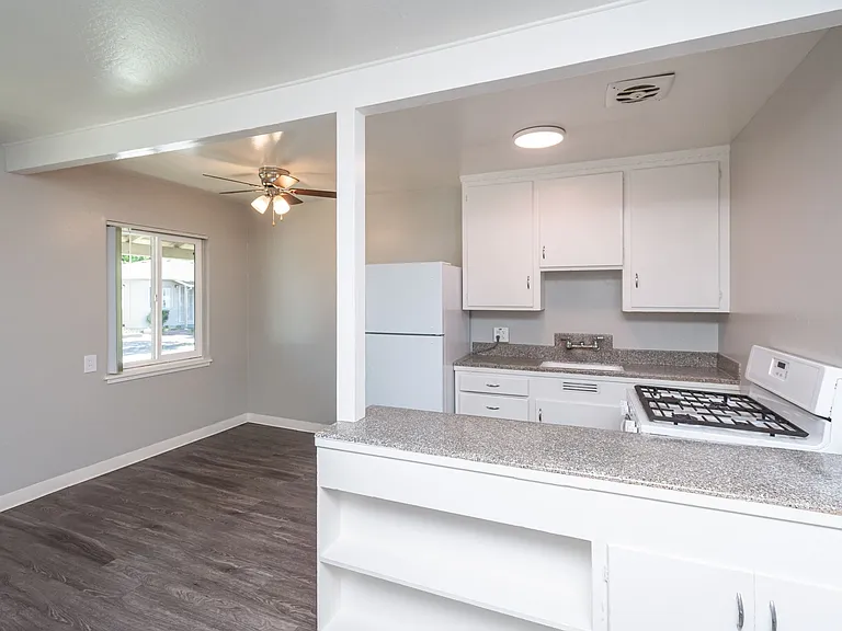 Affordable Living in the Heart of Sacramento! — Photo 9