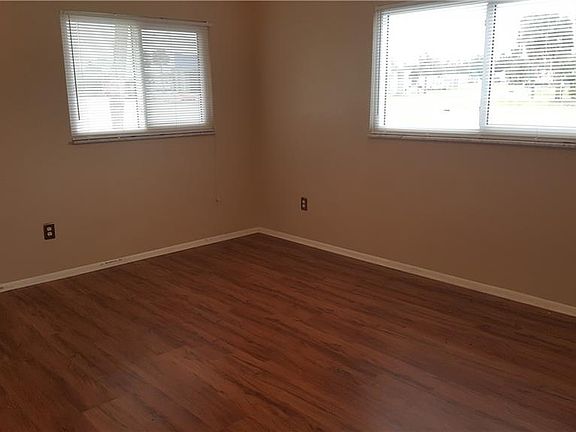 4th image of 951 Deltona Blvd
