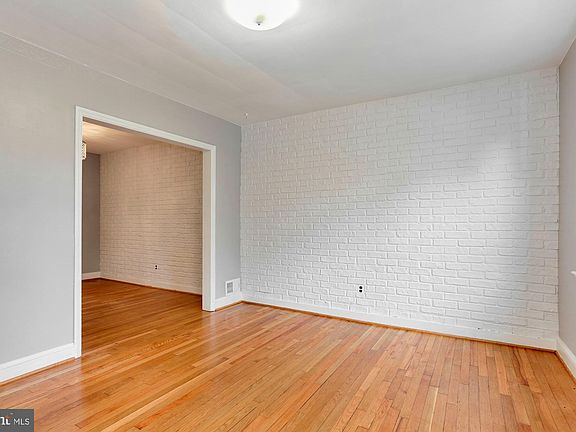 3rd image of 2174 N Brandywine St