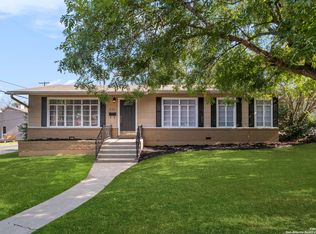 101 Zambrano Rd, Terrell Hills, TX 78209