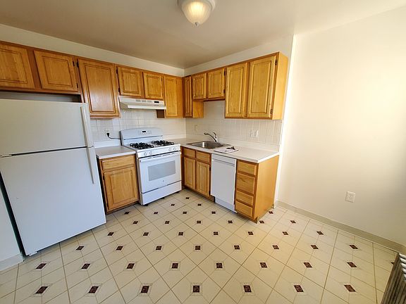 5th image of 20 Colborne Rd #23