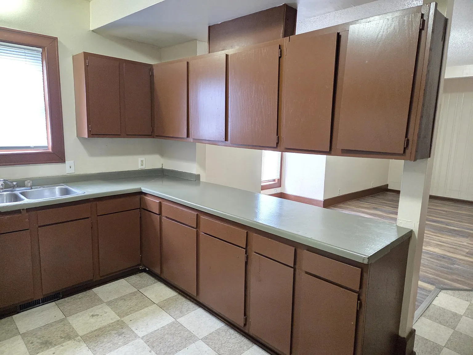 2516 Lyndale Avenue North - 1 — Photo 2