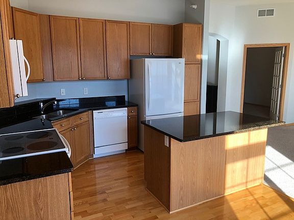 3rd image of 1800 Graham Ave Unit 414