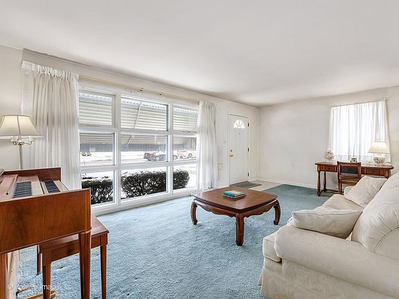 5th image of 413 N Ridgeland Ave