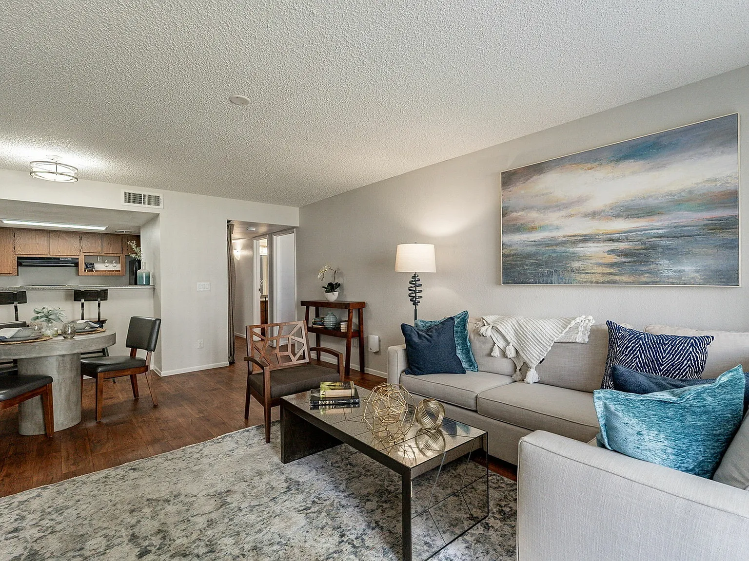 Club Valencia Luxury Apartments — Photo 3
