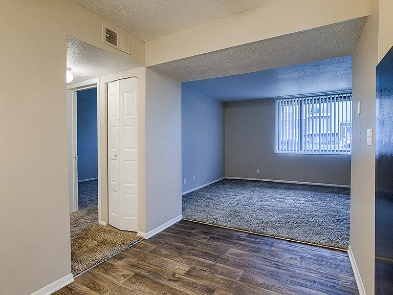 One Bedroom A (Renovated) - 1 Bed / 1 Bath - 720 Sq.Ft.