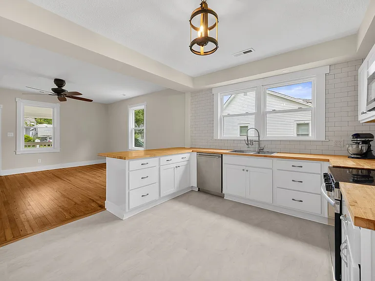 16 Saco St — Photo 17