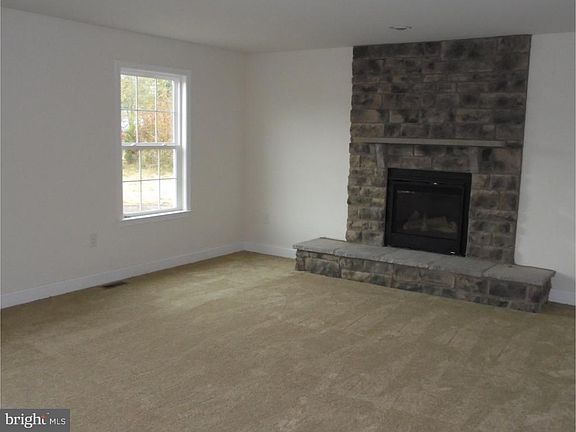 3rd image of 1540 Schwenksville Rd