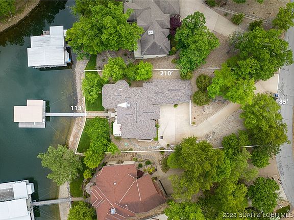 4th image of 387 Lake Dr