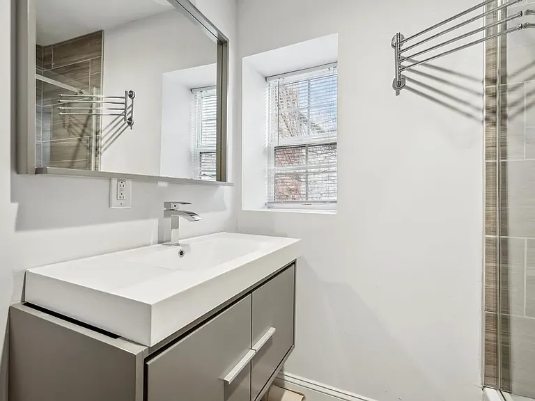 915 S 18th St #1 — Photo 9