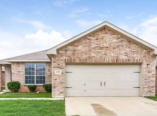 1104 Castle Springs Rd, Fort Worth, TX 76134