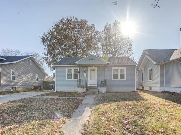 48 Carstens Ave, Wood River, IL 62095