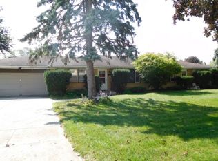 2304 Canary Dr, Rockford, IL 61103