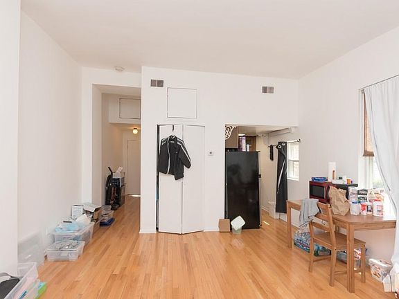 5th image of 1832 N Lincoln Ave #4M