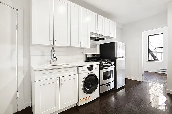 Rented by REZI | media 18